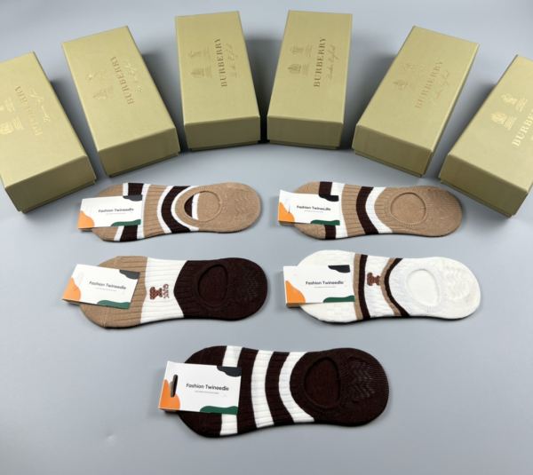 réplica,joyas,joyería,1:1,replica,fake,lujo,barato Burberry Calcetines Burberry de última moda (5 pares por caja)