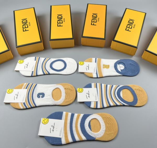 réplica,joyas,joyería,1:1,replica,fake,lujo,barato Calcetines de última moda de contador Fendi (5 pares por caja)