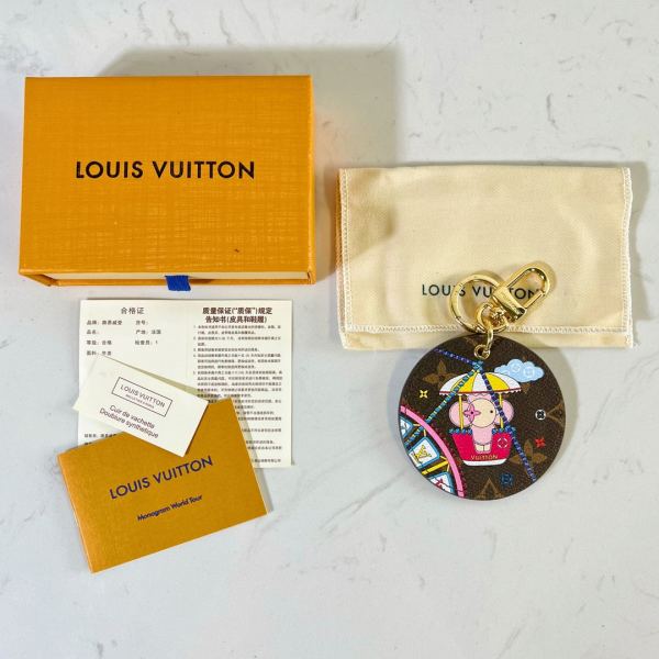 réplica,joyas,joyería,1:1,replica,fake,lujo,barato Llavero con colgante de medalla Louis Vuitton