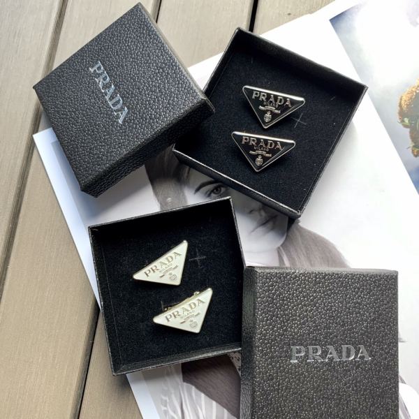 réplica,joyas,joyería,1:1,replica,fake,lujo,barato 【2 uds.】 Pinza de pelo de resorte con logotipo de metal de triángulo invertido clásico superventas de Prada counter