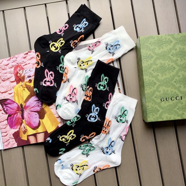réplica,joyas,joyería,1:1,replica,fake,lujo,barato 4 pares Gucci primavera y verano nuevo color estampado de conejo fino brillo calcetines de tubo medio de seda fina