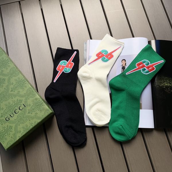 réplica,joyas,joyería,1:1,replica,fake,lujo,barato 3 pares de calcetines de tubo medio de algodón con logotipo de relámpago doble G de moda de alta calidad de Gucci