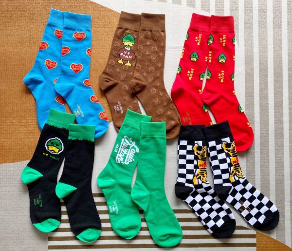 réplica,joyas,joyería,1:1,replica,fake,lujo,barato 6 pares de calcetines de algodón Duckling de marca compartida Louis Vuitton & Nigo Limited