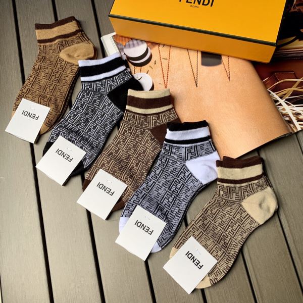 réplica,joyas,joyería,1:1,replica,fake,lujo,barato 5 pares Fendi nuevos calcetines de mujer de tubo corto de algodón de moda doble F