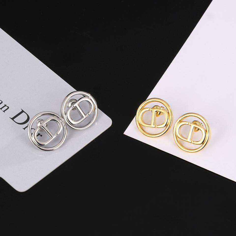 réplica,joyas,joyería,1:1,replica,fake,lujo,barato réplica,joyas,joyería,1:1,replica,fake,lujo,barato Pendientes Dior con letras