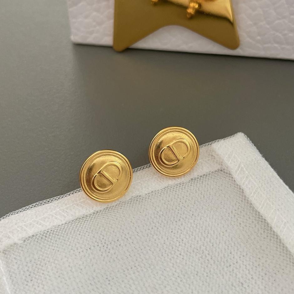 réplica,joyas,joyería,1:1,replica,fake,lujo,barato réplica,joyas,joyería,1:1,replica,fake,lujo,barato Pendientes pequeños redondos de la marca Dior.