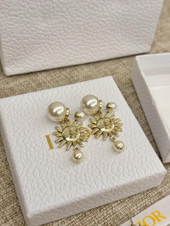 réplica,joyas,joyería,1:1,replica,fake,lujo,barato réplica,joyas,joyería,1:1,replica,fake,lujo,barato Pendientes Dior con perlas de sol
