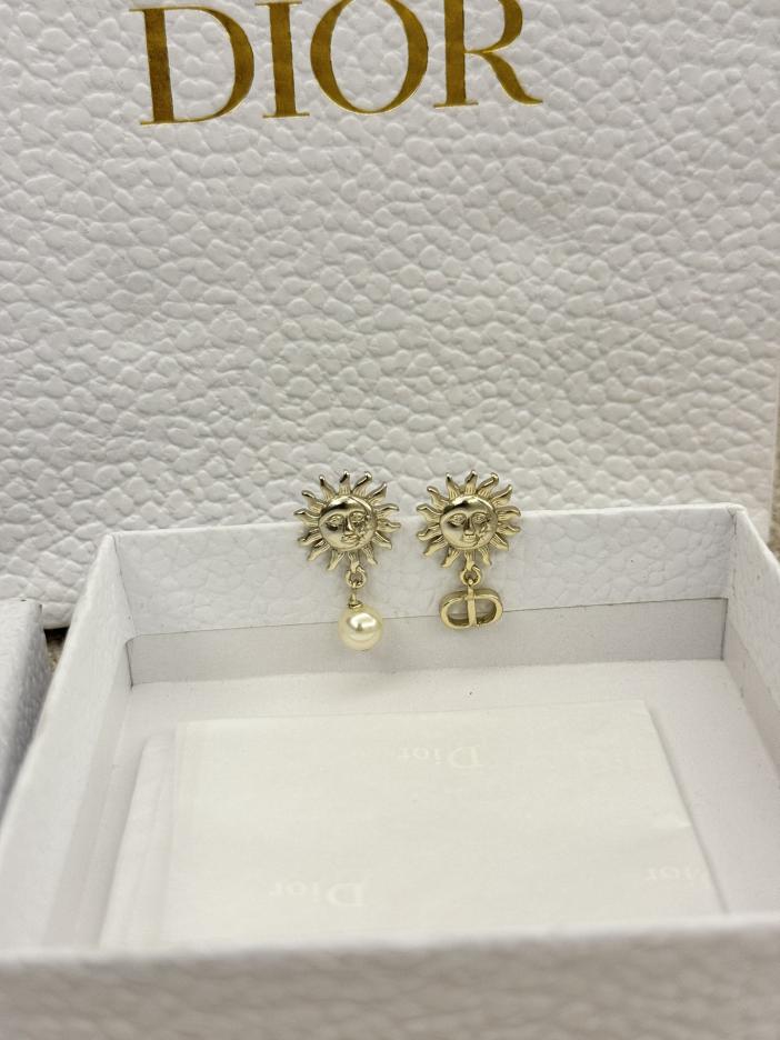 réplica,joyas,joyería,1:1,replica,fake,lujo,barato réplica,joyas,joyería,1:1,replica,fake,lujo,barato Pendientes Dior con perlas de sol