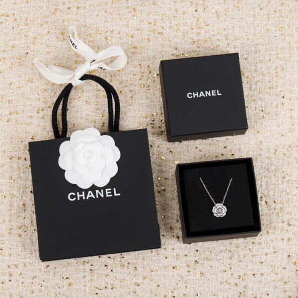 réplica,joyas,joyería,1:1,replica,fake,lujo,barato Collar Chanel con letra doble c y medio diamante