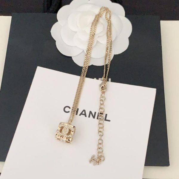 réplica,joyas,joyería,1:1,replica,fake,lujo,barato Pendientes con forma de dados y diamantes cuadrados de Chanel