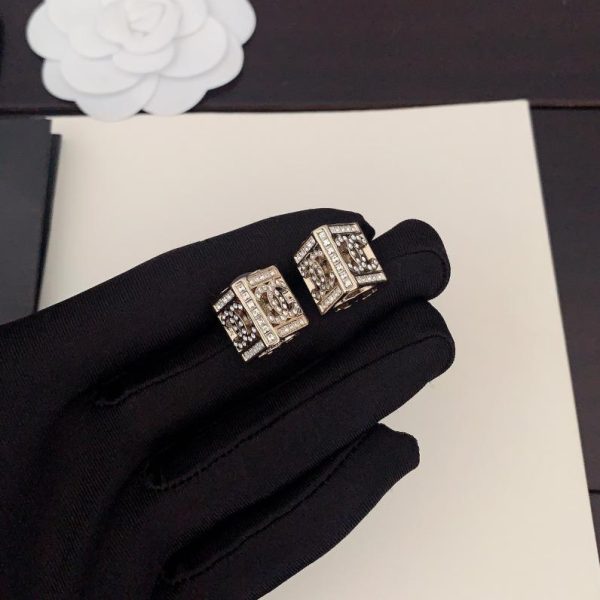 réplica,joyas,joyería,1:1,replica,fake,lujo,barato Pendientes triangulares de diamantes completos de Chanel