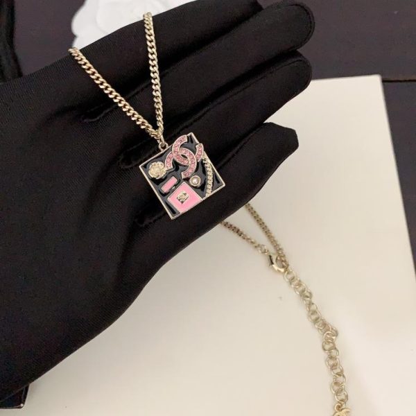réplica,joyas,joyería,1:1,replica,fake,lujo,barato Pendientes Chanel negros con múltiples elementos.