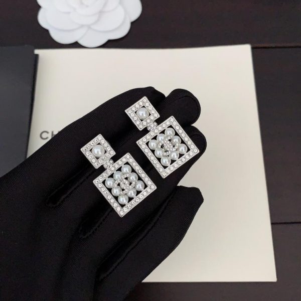 réplica,joyas,joyería,1:1,replica,fake,lujo,barato Pendientes de frasco de perfume con perlas y diamantes de oro blanco pesado de Chanel