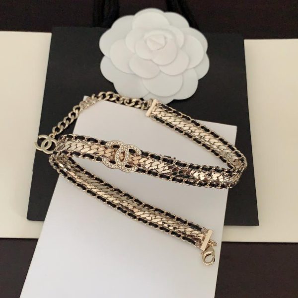 réplica,joyas,joyería,1:1,replica,fake,lujo,barato Ganchos para la oreja Chanel con diamantes negros y rosas