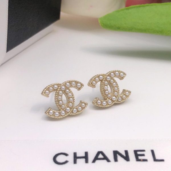 réplica,joyas,joyería,1:1,replica,fake,lujo,barato Pendientes Chanel con cuentas de arroz en oro claro y diamantes doble C, pendientes pequeños con aguja de plata 925