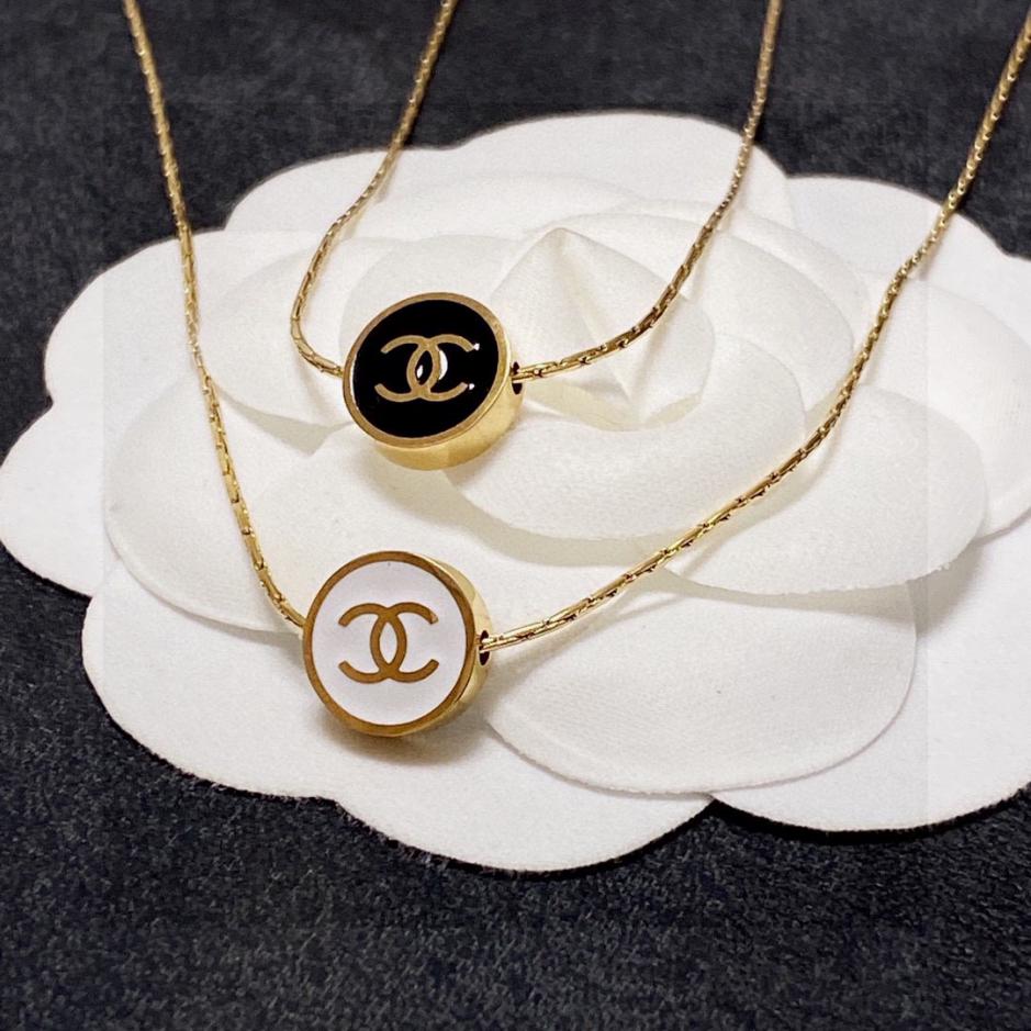 réplica,joyas,joyería,1:1,replica,fake,lujo,barato réplica,joyas,joyería,1:1,replica,fake,lujo,barato Collar fino de doble cara en blanco y negro con preservación del color de acero inoxidable Chanel