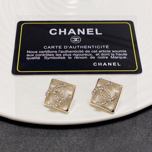 réplica,joyas,joyería,1:1,replica,fake,lujo,barato Chanel2024 pendientes de moda personalizados con diamantes llenos de letra C doble estilo caliente