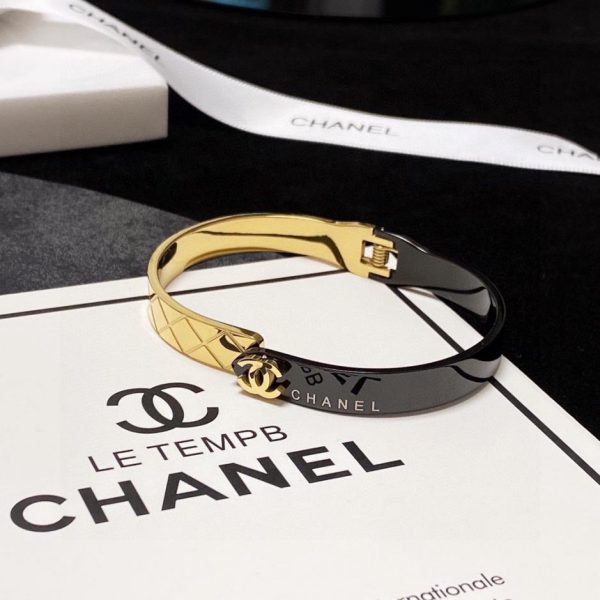 réplica,joyas,joyería,1:1,replica,fake,lujo,barato Pendientes Chanel doble C en blanco y negro
