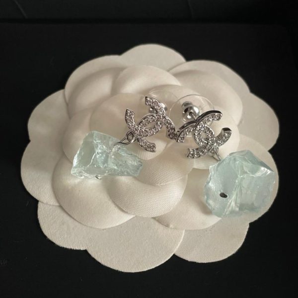 réplica,joyas,joyería,1:1,replica,fake,lujo,barato ChanelPendientes Chanel con doble C en forma de cubo de hielo transparente