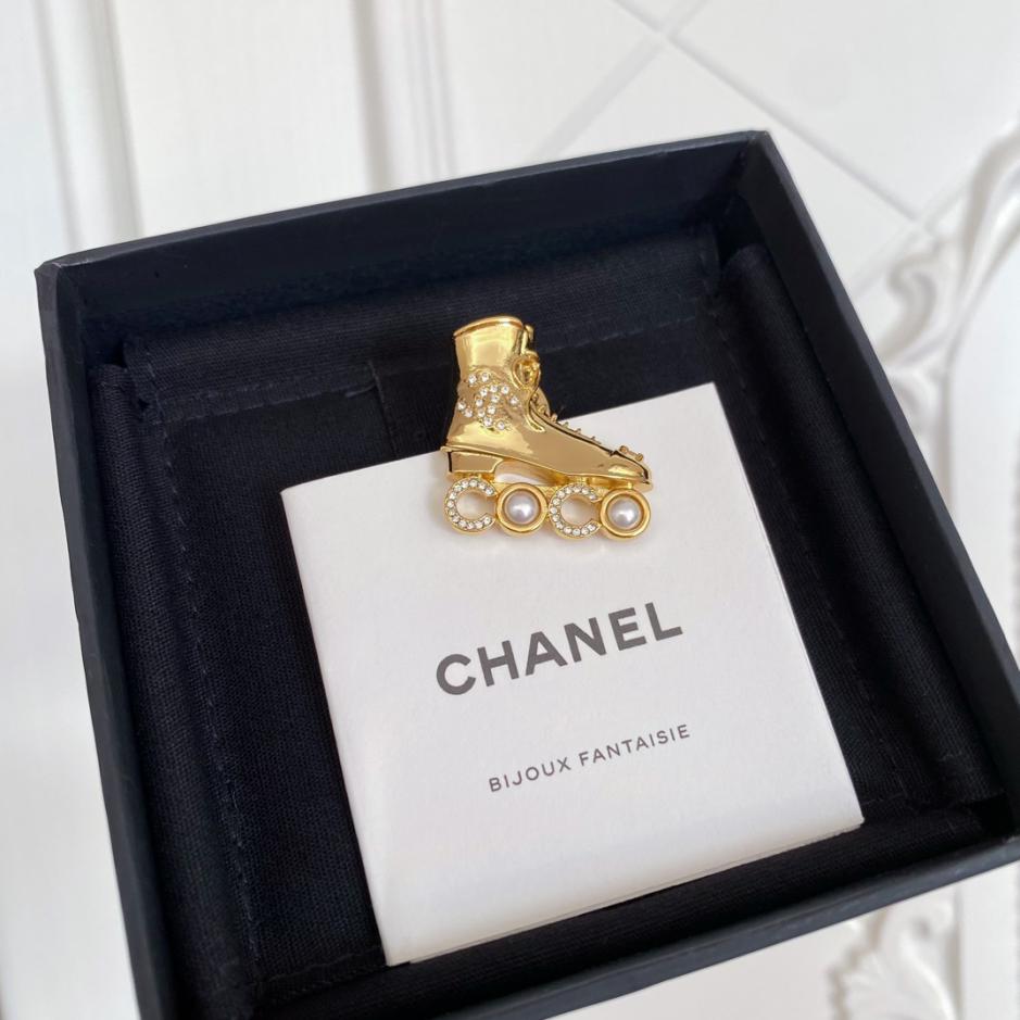 réplica,joyas,joyería,1:1,replica,fake,lujo,barato réplica,joyas,joyería,1:1,replica,fake,lujo,barato Broche de coco con patines de fragancia Chanel