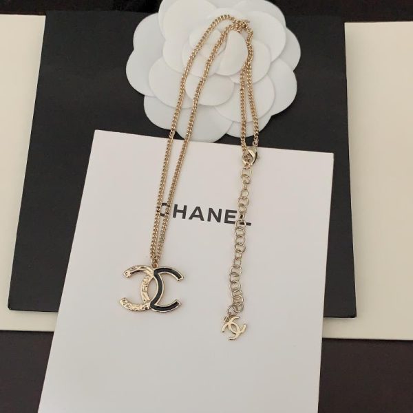réplica,joyas,joyería,1:1,replica,fake,lujo,barato Collar con placa de letras negra Chanel