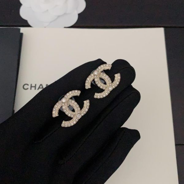 réplica,joyas,joyería,1:1,replica,fake,lujo,barato Aretes Chanel en oro claro con diamantes y cc