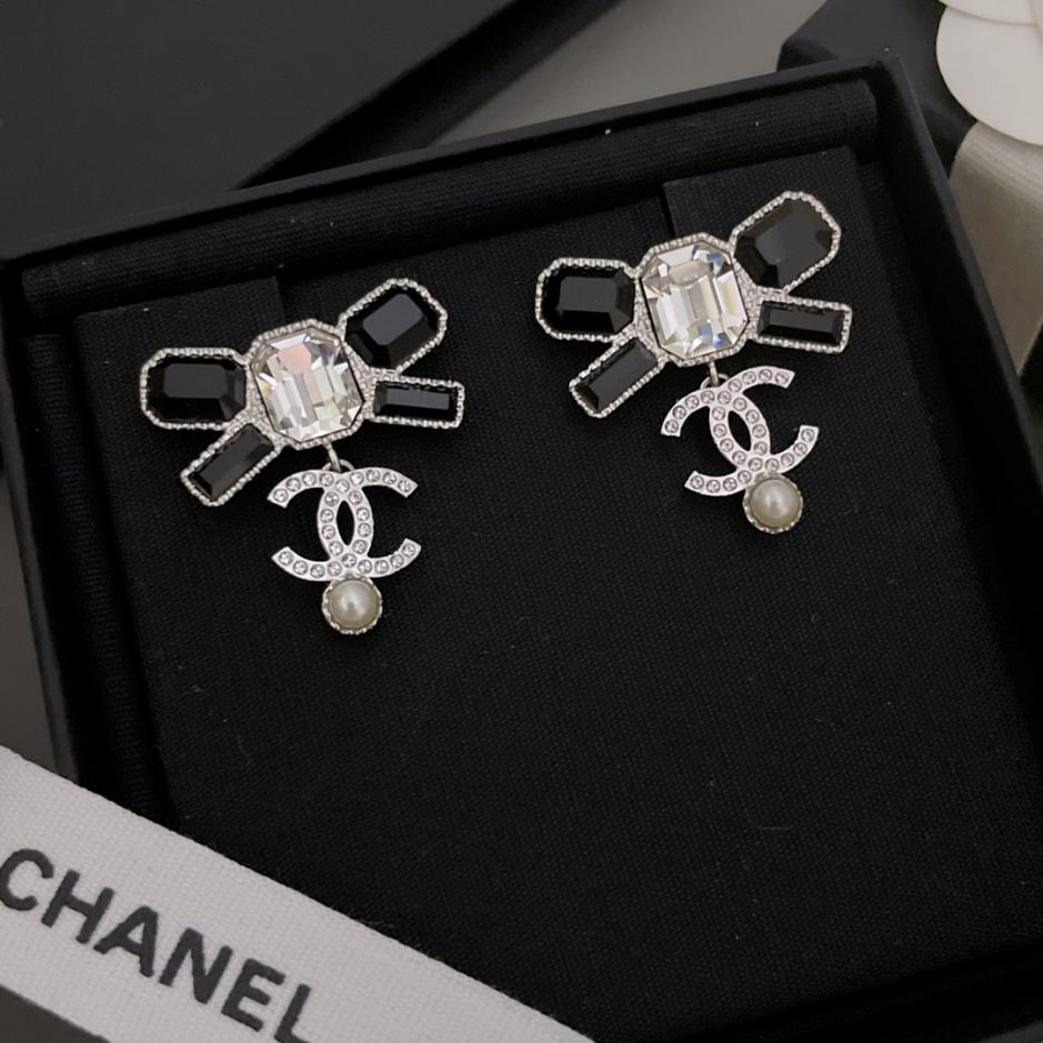 réplica,joyas,joyería,1:1,replica,fake,lujo,barato réplica,joyas,joyería,1:1,replica,fake,lujo,barato Pendientes con cuentas en forma de C y colgante con lazo fragante de Chanel