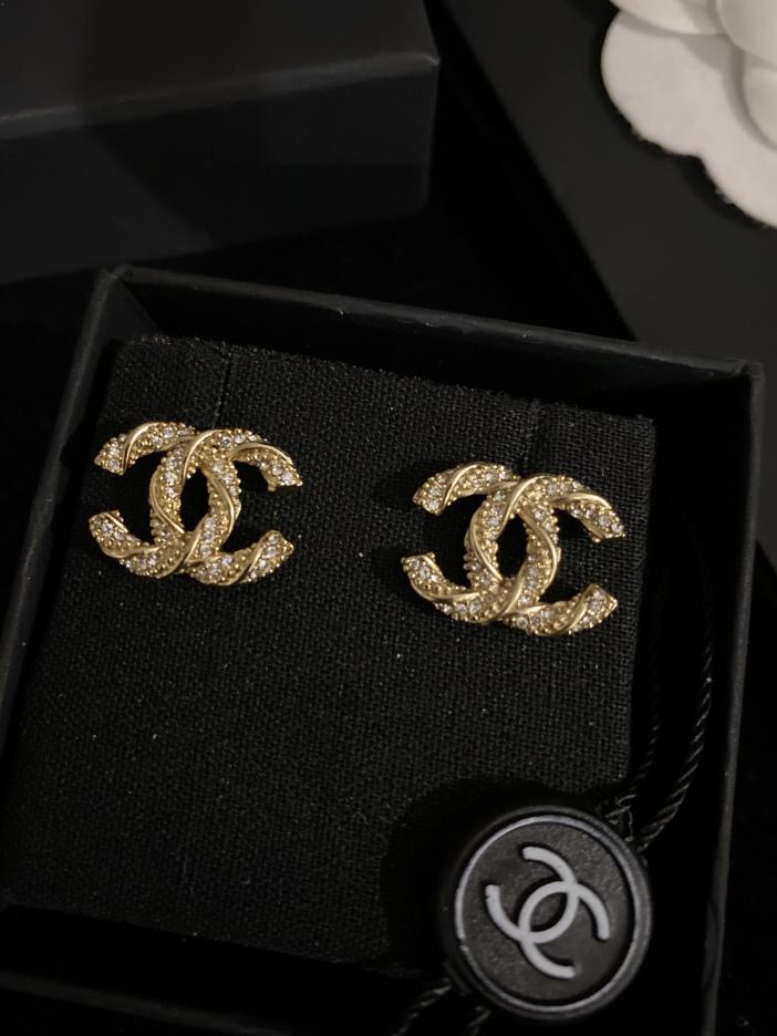 réplica,joyas,joyería,1:1,replica,fake,lujo,barato réplica,joyas,joyería,1:1,replica,fake,lujo,barato Pendientes Chanel de oro con diamantes.