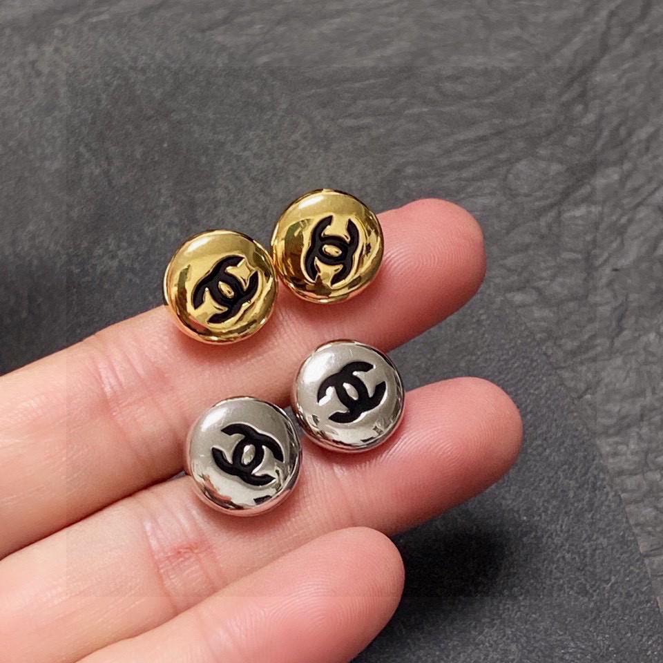 réplica,joyas,joyería,1:1,replica,fake,lujo,barato réplica,joyas,joyería,1:1,replica,fake,lujo,barato Pendientes pequeños de frijol dorado estilo Chanel