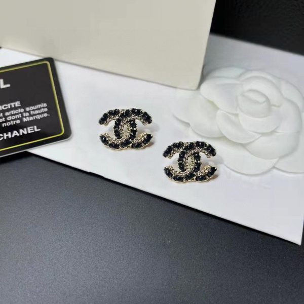 réplica,joyas,joyería,1:1,replica,fake,lujo,barato Pendientes con letras en hilo de cuero y diamantes con cristales de Swarovski de Chanel