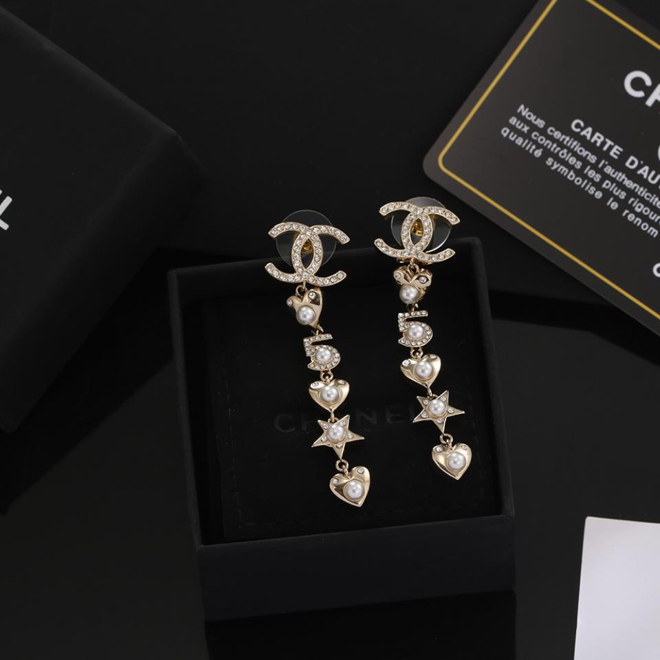 réplica,joyas,joyería,1:1,replica,fake,lujo,barato réplica,joyas,joyería,1:1,replica,fake,lujo,barato Pendientes de gran nombre de Chanel