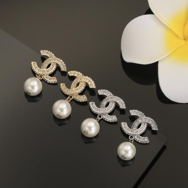 réplica,joyas,joyería,1:1,replica,fake,lujo,barato Aretes con perlas y diamantes de imitación con doble C de Chanel