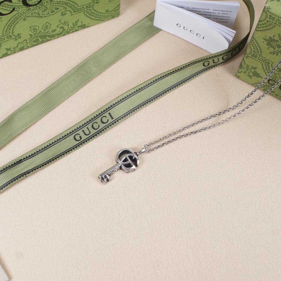 réplica,joyas,joyería,1:1,replica,fake,lujo,barato réplica,joyas,joyería,1:1,replica,fake,lujo,barato Collar con llave de doble G de Gucci
