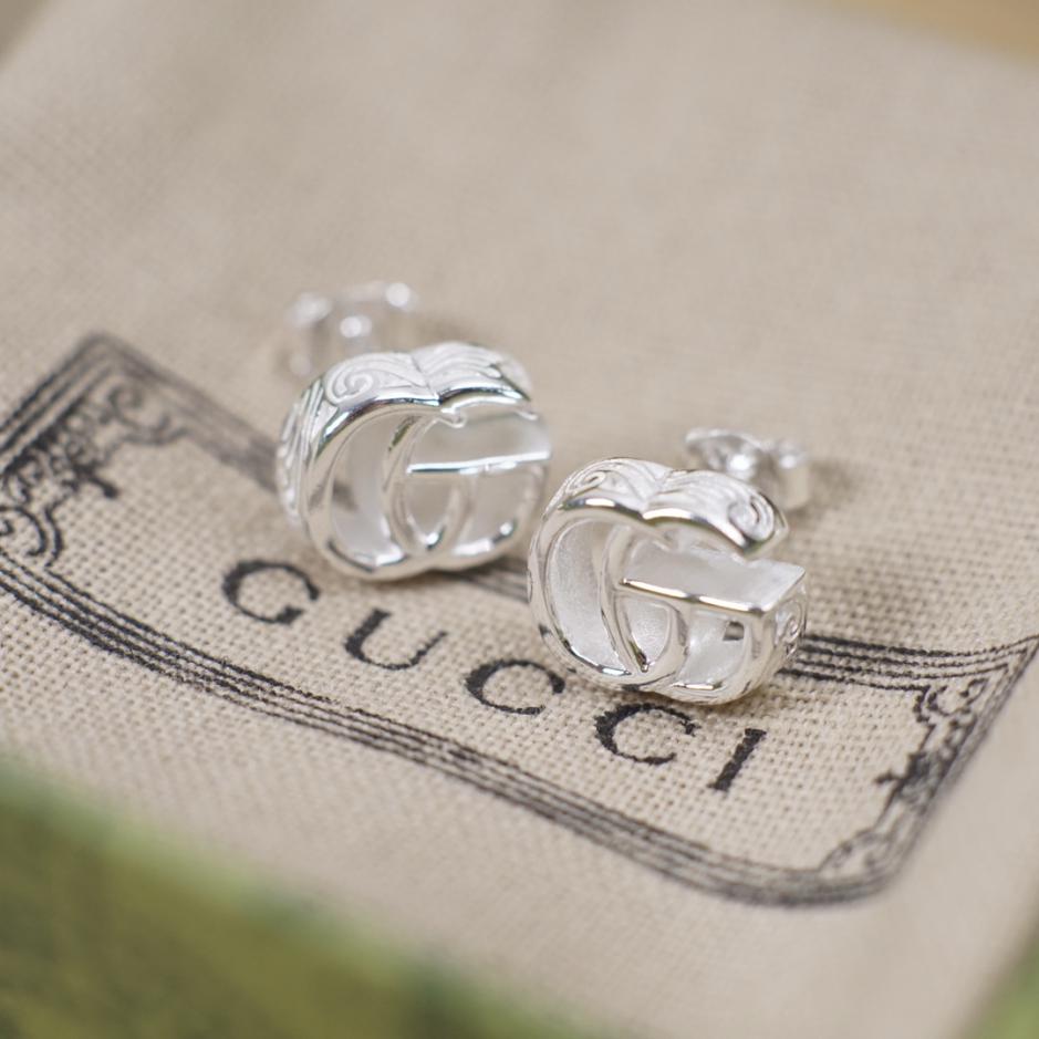 réplica,joyas,joyería,1:1,replica,fake,lujo,barato réplica,joyas,joyería,1:1,replica,fake,lujo,barato Aretes abiertos de plata brillante con doble G entrelazada de Gucci