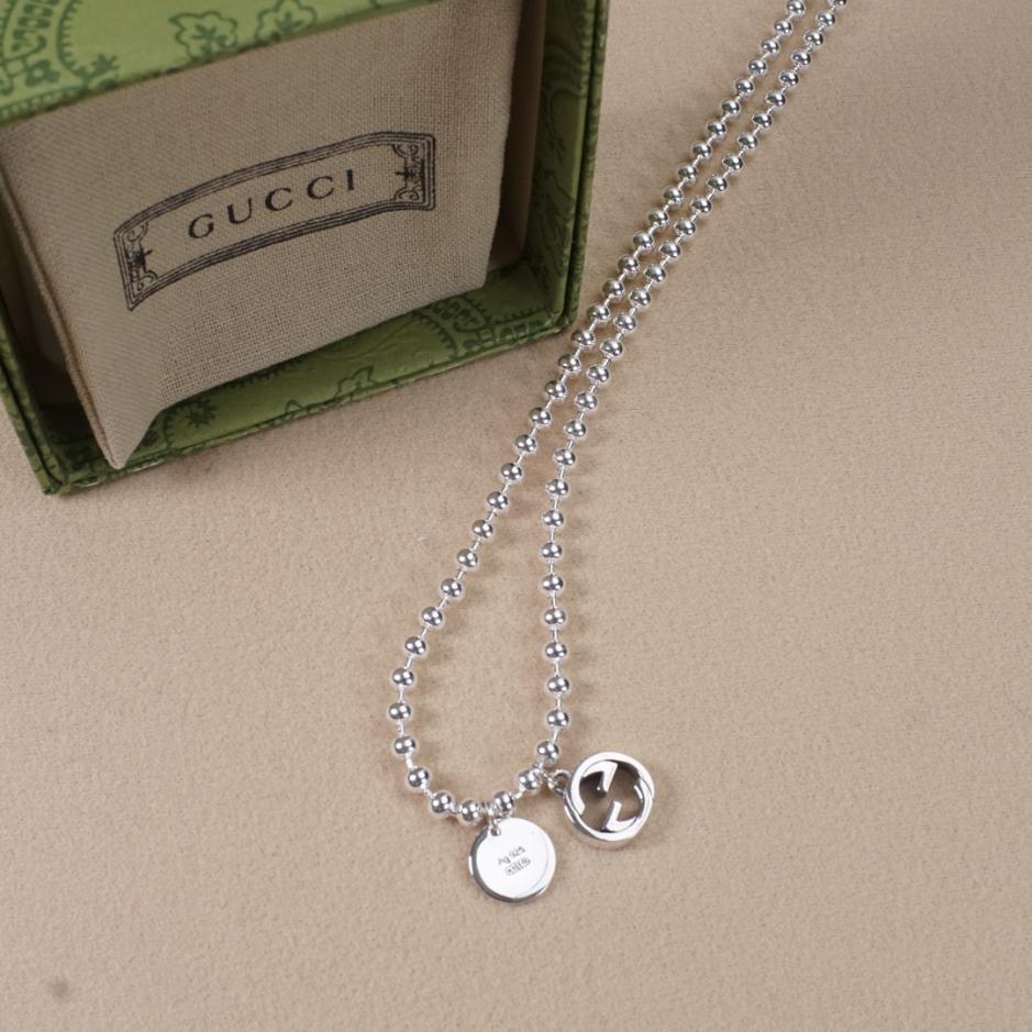 réplica,joyas,joyería,1:1,replica,fake,lujo,barato réplica,joyas,joyería,1:1,replica,fake,lujo,barato Collar con hebilla y medalla con G entrelazadas de Gucci