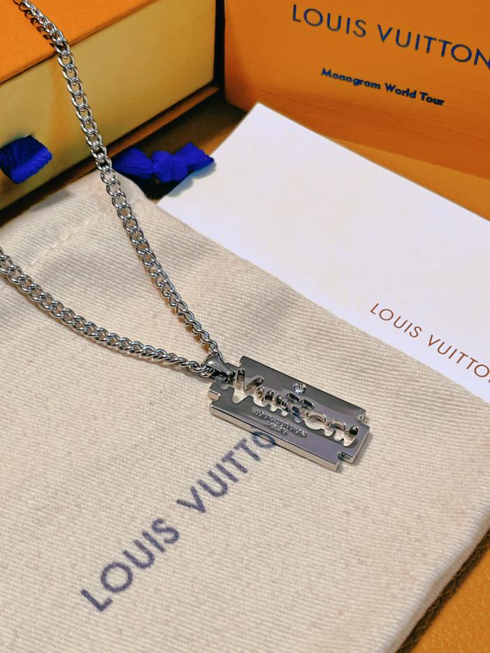réplica,joyas,joyería,1:1,replica,fake,lujo,barato Collar pequeño para hombre LOUIS VUITTON Silver Blade