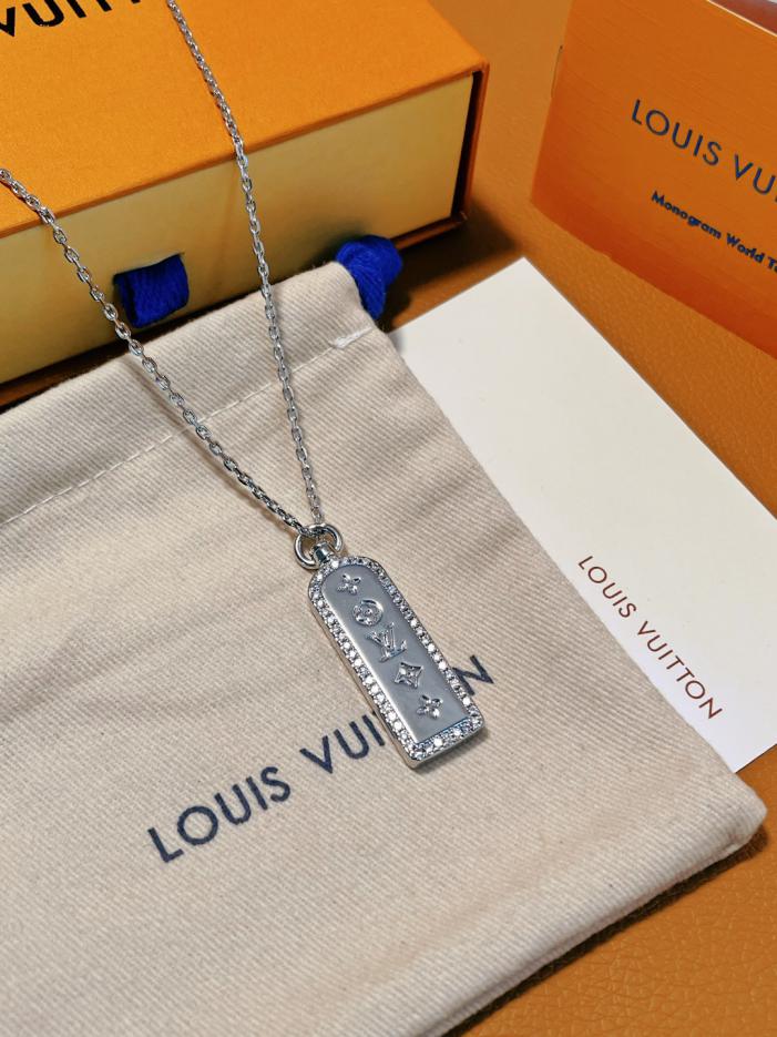 réplica,joyas,joyería,1:1,replica,fake,lujo,barato réplica,joyas,joyería,1:1,replica,fake,lujo,barato Collar con etiqueta grande LOUIS VUITTON