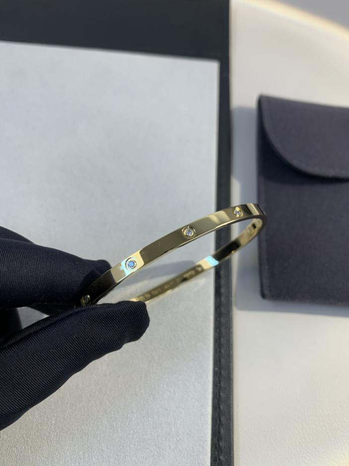 réplica,joyas,joyería,1:1,replica,fake,lujo,barato réplica,joyas,joyería,1:1,replica,fake,lujo,barato Cartier versión estrecha pulsera de amor con diez diamantes