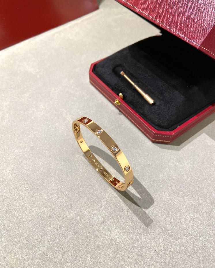 réplica,joyas,joyería,1:1,replica,fake,lujo,barato réplica,joyas,joyería,1:1,replica,fake,lujo,barato Brazalete Cartier de diez diamantes versión ancha