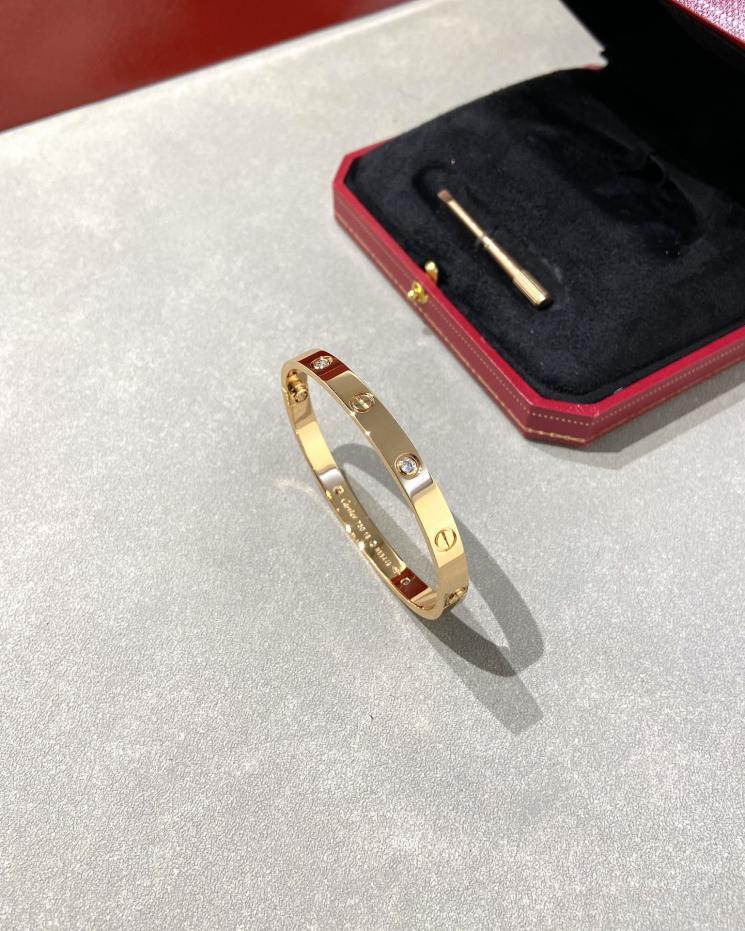 réplica,joyas,joyería,1:1,replica,fake,lujo,barato réplica,joyas,joyería,1:1,replica,fake,lujo,barato Brazalete ancho Cartier de cuatro diamantes