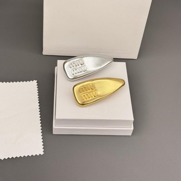 réplica,joyas,joyería,1:1,replica,fake,lujo,barato Pendientes con letras de Miu Miu