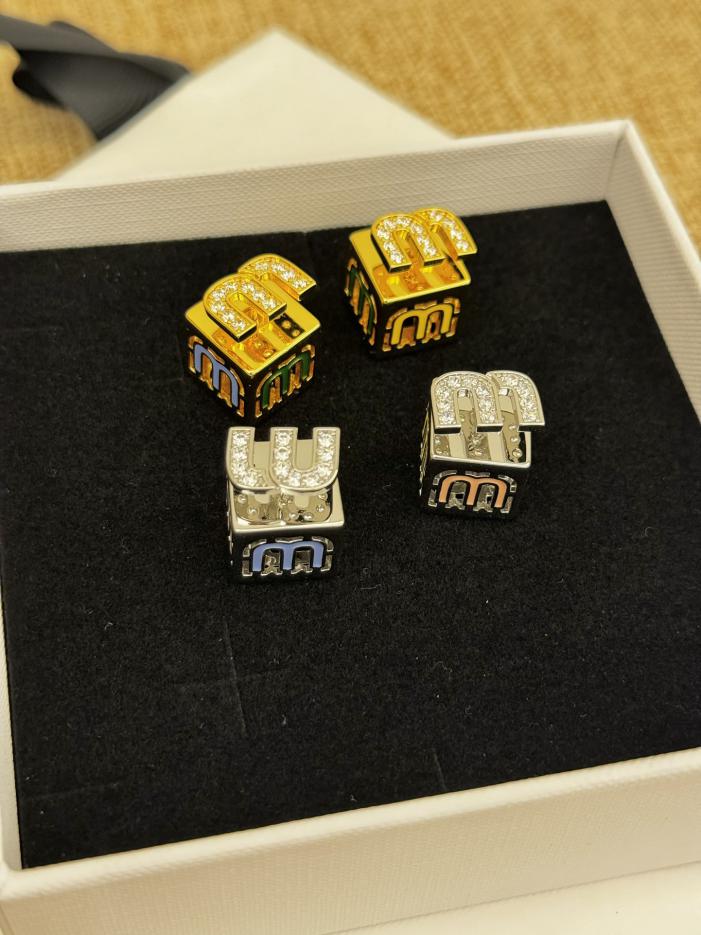 réplica,joyas,joyería,1:1,replica,fake,lujo,barato Pendientes Miu Miu Square Color Oro/Plata