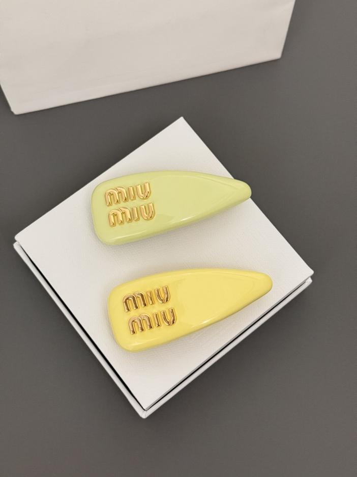réplica,joyas,joyería,1:1,replica,fake,lujo,barato réplica,joyas,joyería,1:1,replica,fake,lujo,barato Pasador de pelo caramelo Miu Miu