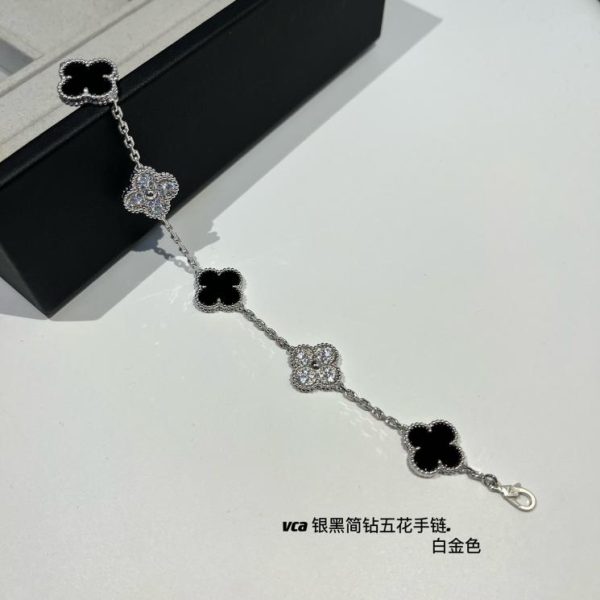 réplica,joyas,joyería,1:1,replica,fake,lujo,barato [Versión superior] Pulsera de cinco flores grabada con láser Van Cleef & Arpels vca