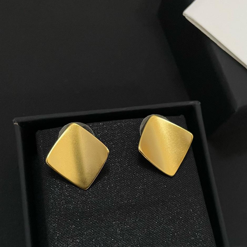 réplica,joyas,joyería,1:1,replica,fake,lujo,barato FENDI【Pendientes pequeños rombos】