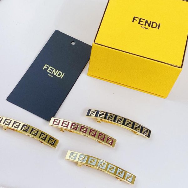 réplica,joyas,joyería,1:1,replica,fake,lujo,barato Pasador para el pelo con letras de metal Fendi