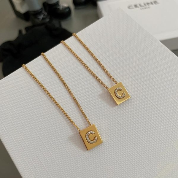 réplica,joyas,joyería,1:1,replica,fake,lujo,barato ¡Collar de edición limitada con letras de diamantes de imitación Celine!