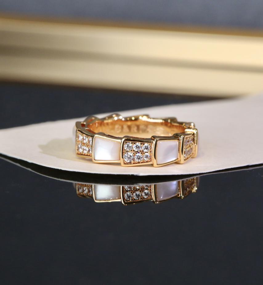 réplica,joyas,joyería,1:1,replica,fake,lujo,barato Anillo Bvlgari Bv con hueso de serpiente y concha blanca