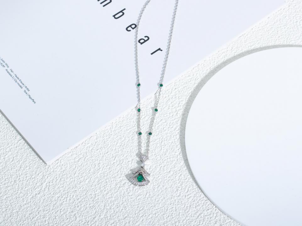 réplica,joyas,joyería,1:1,replica,fake,lujo,barato réplica,joyas,joyería,1:1,replica,fake,lujo,barato Collar de abanico con esmeraldas de ensueño de Bvlgari Diva