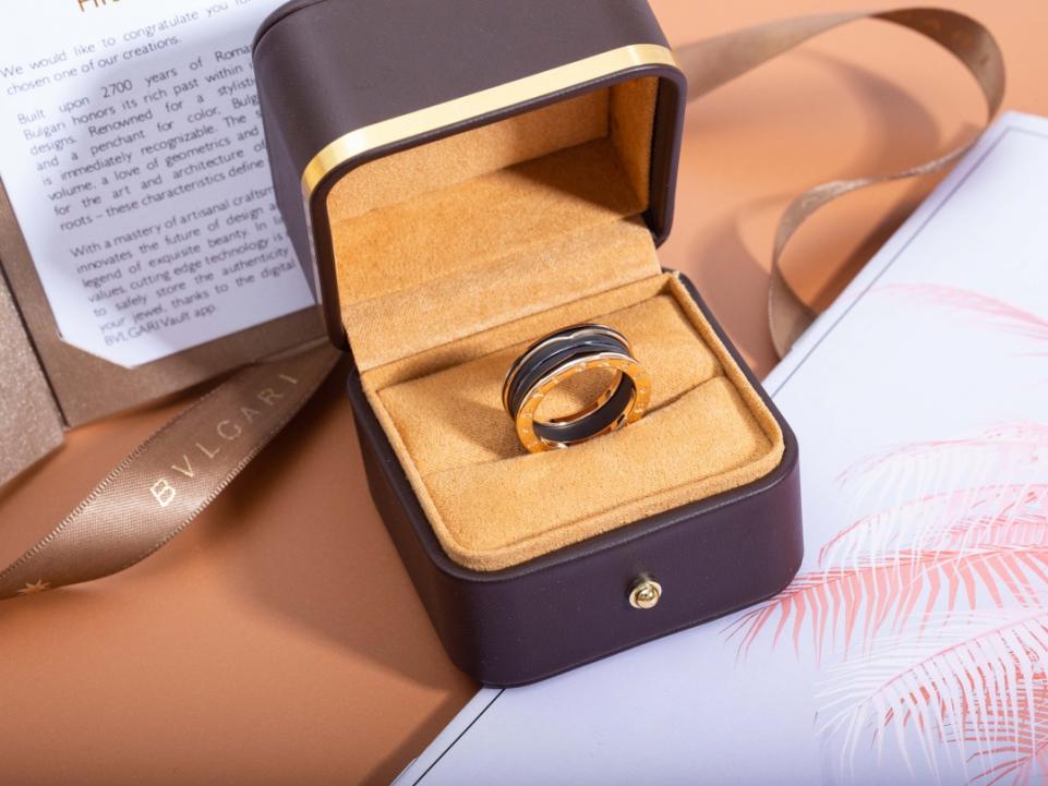 réplica,joyas,joyería,1:1,replica,fake,lujo,barato réplica,joyas,joyería,1:1,replica,fake,lujo,barato Anillo de cerámica negro mate con incrustaciones de la serie Bvlgari B.ZERO1
